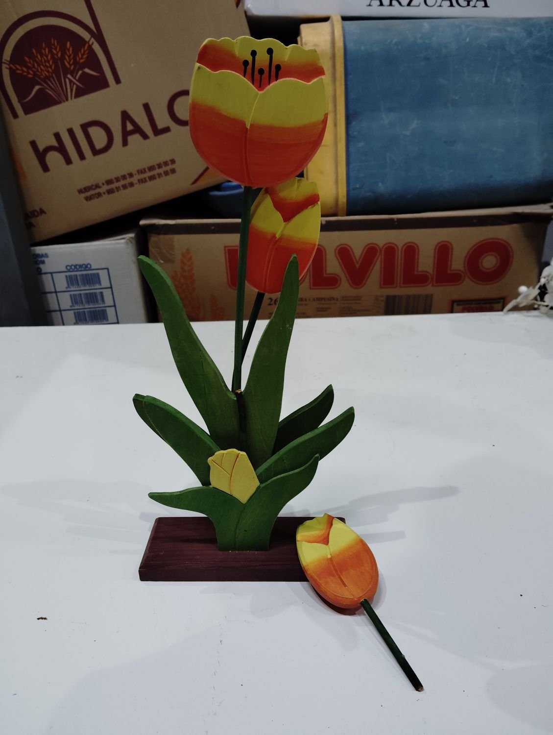 Estatua de tulipanes naranja y amarilla de madera (reparable) - Imagen 3