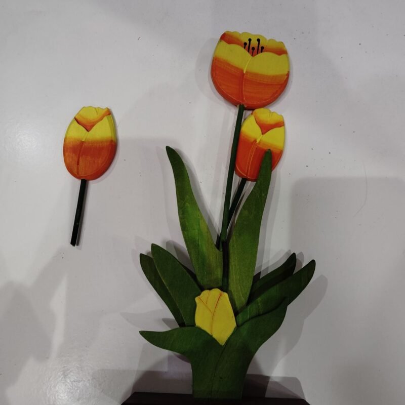 Estatua de tulipanes naranja y amarilla de madera (reparable)