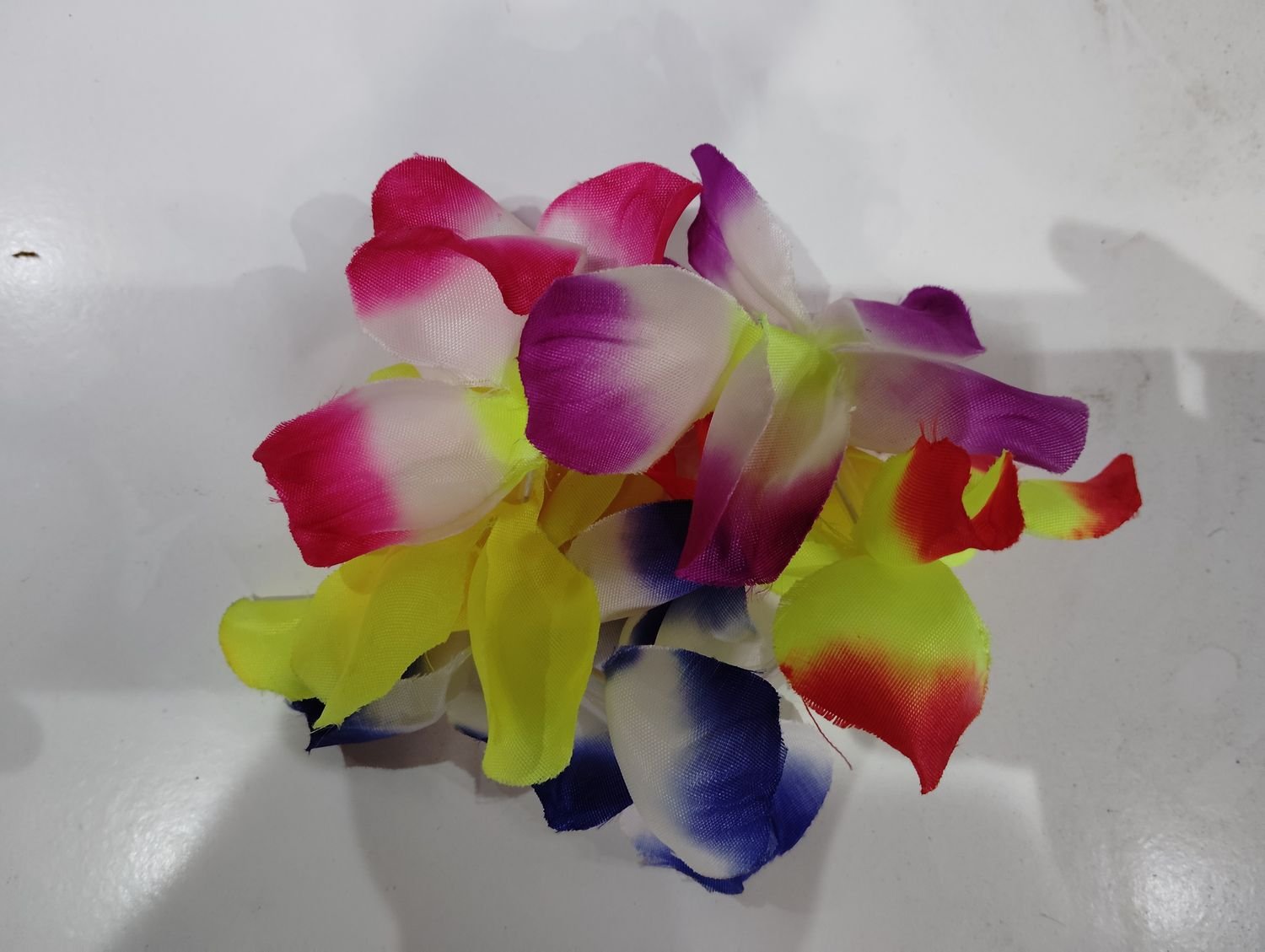 Collares y pulseras de flores de plastico - Imagen 2