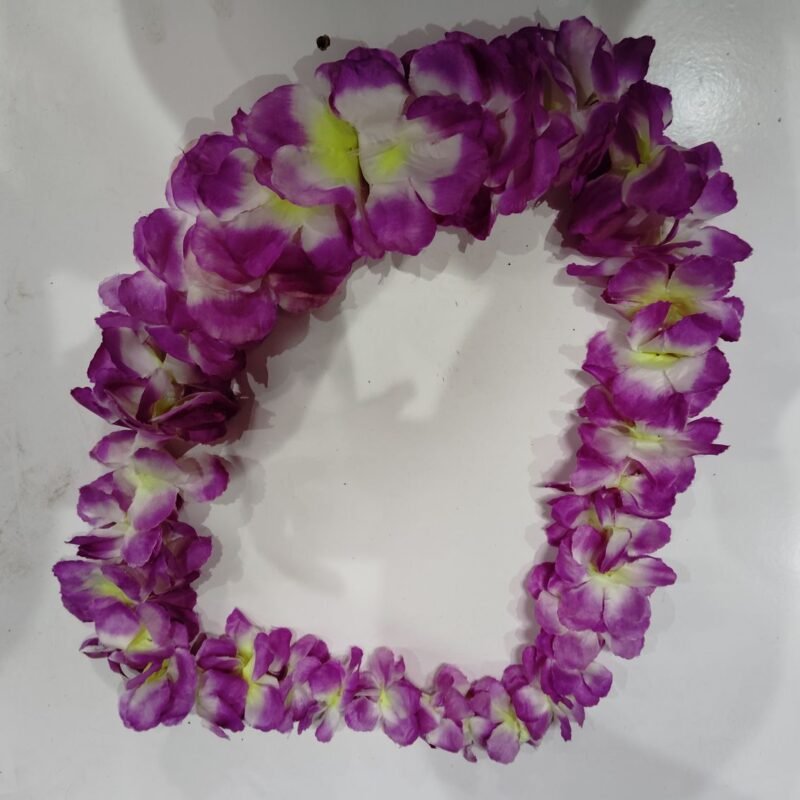 Collares y pulseras de flores de plastico