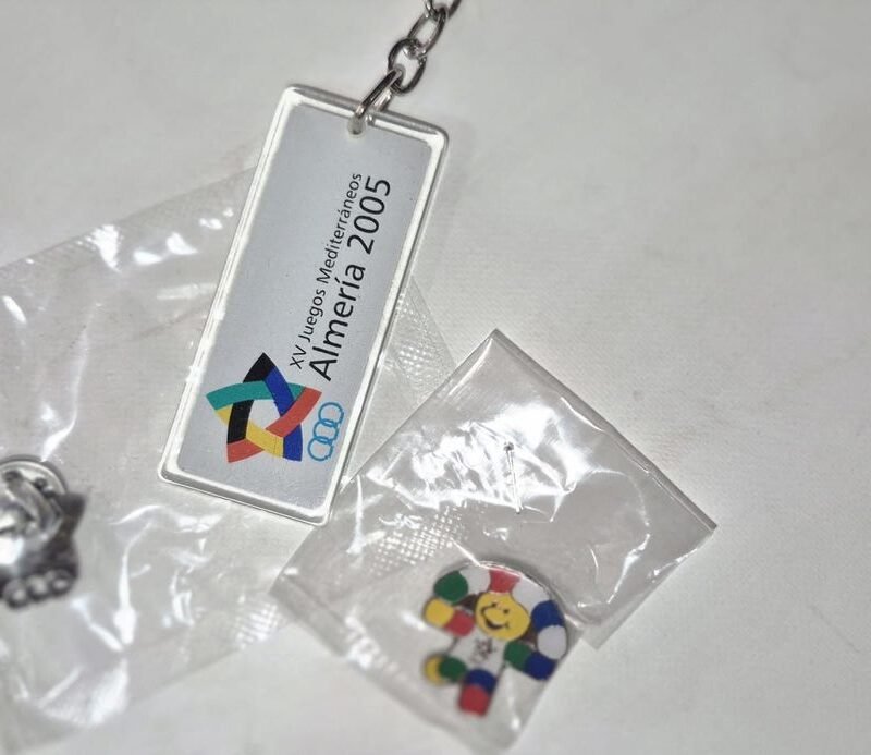 Pin y llaveros Almeria 2005