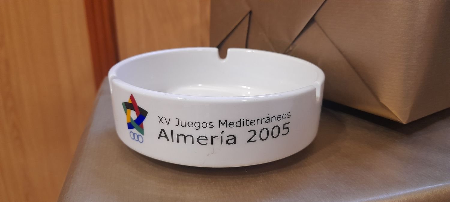 Cenicero de ceramica almeria 2005