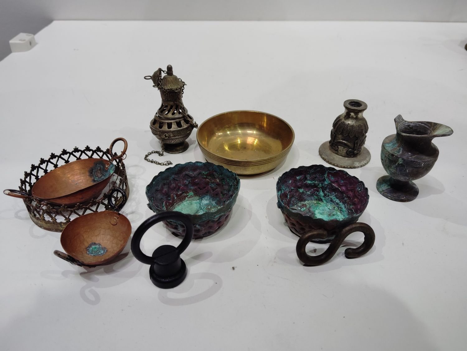 candelabros y portalamparas metalicos - Imagen 2